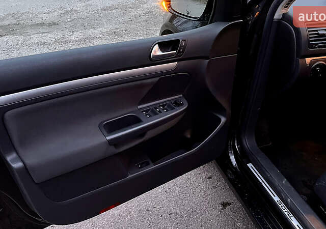 Чорний Фольксваген Гольф, об'ємом двигуна 1.4 л та пробігом 244 тис. км за 5550 $, фото 10 на Automoto.ua