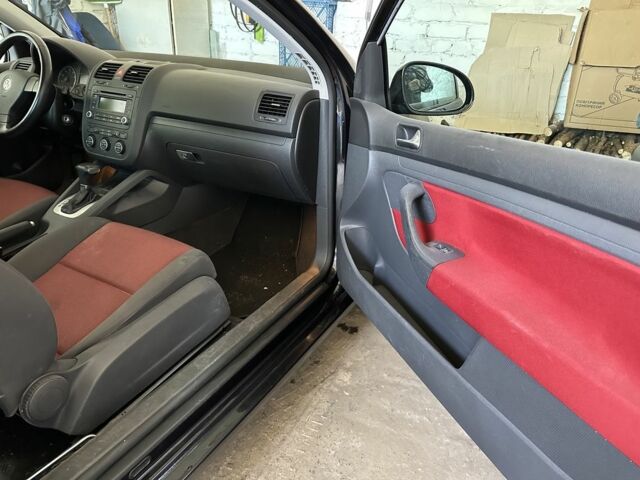 Черный Фольксваген Гольф, объемом двигателя 1.6 л и пробегом 207 тыс. км за 6700 $, фото 11 на Automoto.ua