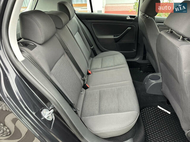 Черный Фольксваген Гольф, объемом двигателя 1.4 л и пробегом 187 тыс. км за 6500 $, фото 51 на Automoto.ua