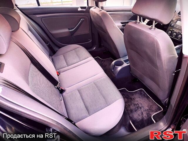 Черный Фольксваген Гольф, объемом двигателя 1.6 л и пробегом 223 тыс. км за 5350 $, фото 9 на Automoto.ua