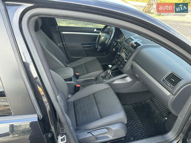 Черный Фольксваген Гольф, объемом двигателя 1.9 л и пробегом 320 тыс. км за 5800 $, фото 23 на Automoto.ua