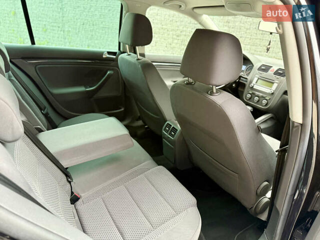 Чорний Фольксваген Гольф, об'ємом двигуна 1.4 л та пробігом 142 тис. км за 7799 $, фото 17 на Automoto.ua