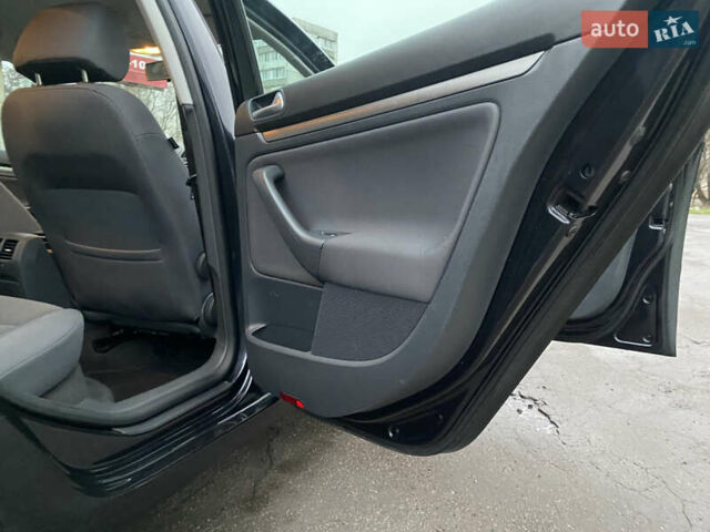 Чорний Фольксваген Гольф, об'ємом двигуна 1.6 л та пробігом 233 тис. км за 6800 $, фото 20 на Automoto.ua