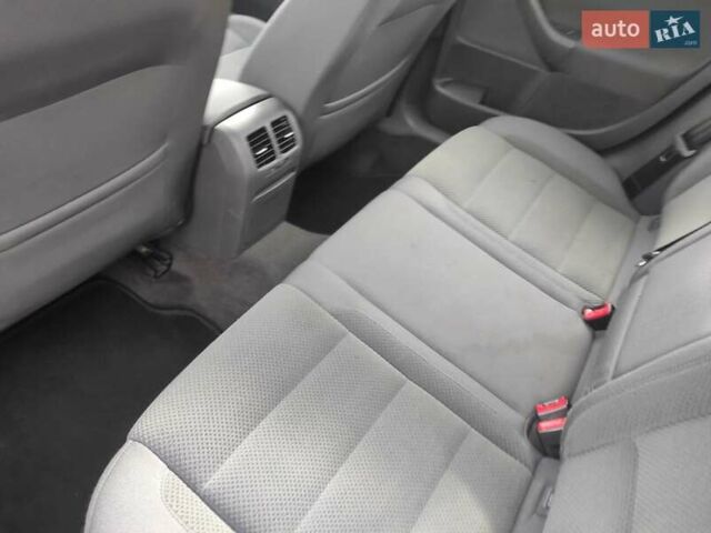 Черный Фольксваген Гольф, объемом двигателя 1.6 л и пробегом 188 тыс. км за 5500 $, фото 22 на Automoto.ua