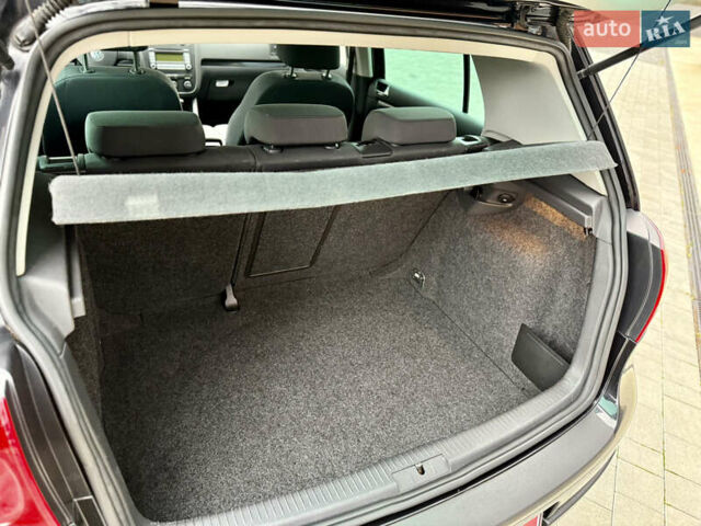 Чорний Фольксваген Гольф, об'ємом двигуна 1.4 л та пробігом 142 тис. км за 7799 $, фото 15 на Automoto.ua