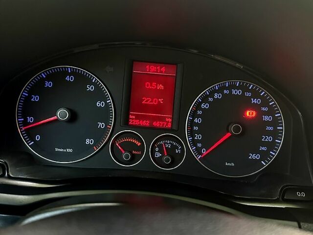 Чорний Фольксваген Гольф, об'ємом двигуна 1.4 л та пробігом 230 тис. км за 5300 $, фото 3 на Automoto.ua