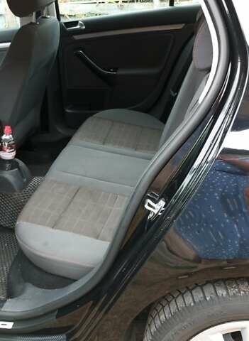 Черный Фольксваген Гольф, объемом двигателя 1.39 л и пробегом 298 тыс. км за 5500 $, фото 5 на Automoto.ua