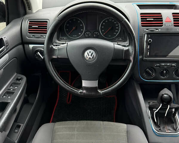 Черный Фольксваген Гольф, объемом двигателя 1.39 л и пробегом 260 тыс. км за 4999 $, фото 13 на Automoto.ua