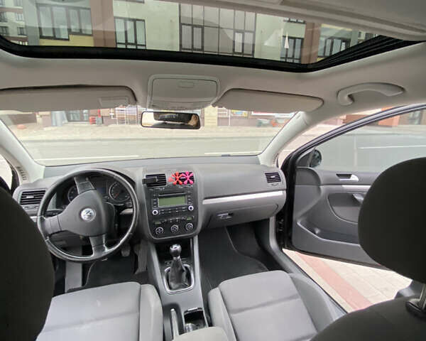 Чорний Фольксваген Гольф, об'ємом двигуна 1.6 л та пробігом 190 тис. км за 6032 $, фото 13 на Automoto.ua