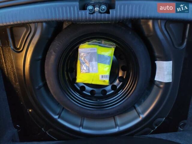 Черный Фольксваген Гольф, объемом двигателя 1.6 л и пробегом 250 тыс. км за 7500 $, фото 13 на Automoto.ua