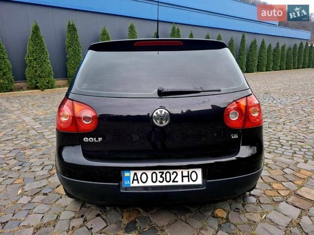 Черный Фольксваген Гольф, объемом двигателя 1.6 л и пробегом 219 тыс. км за 6400 $, фото 26 на Automoto.ua