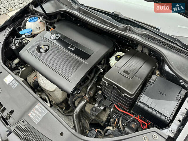 Черный Фольксваген Гольф, объемом двигателя 1.4 л и пробегом 187 тыс. км за 6500 $, фото 76 на Automoto.ua