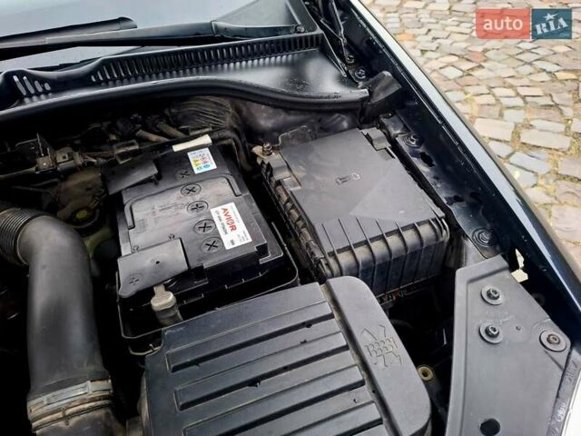 Черный Фольксваген Гольф, объемом двигателя 1.6 л и пробегом 219 тыс. км за 6400 $, фото 2 на Automoto.ua