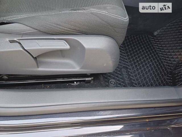 Чорний Фольксваген Гольф, об'ємом двигуна 1.4 л та пробігом 294 тис. км за 5600 $, фото 32 на Automoto.ua