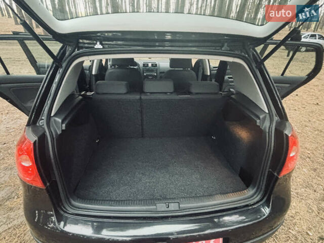 Черный Фольксваген Гольф, объемом двигателя 1.4 л и пробегом 268 тыс. км за 5650 $, фото 35 на Automoto.ua