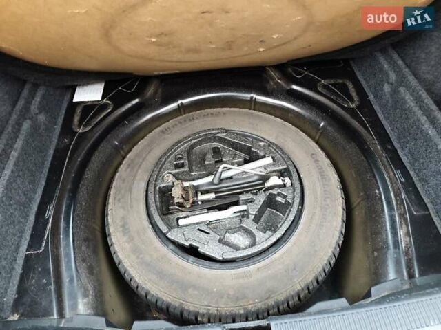 Черный Фольксваген Гольф, объемом двигателя 1.6 л и пробегом 246 тыс. км за 5200 $, фото 18 на Automoto.ua