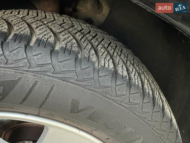 Черный Фольксваген Гольф, объемом двигателя 1.6 л и пробегом 240 тыс. км за 6150 $, фото 36 на Automoto.ua