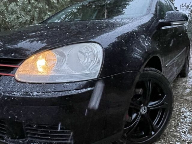 Чорний Фольксваген Гольф, об'ємом двигуна 1.4 л та пробігом 300 тис. км за 6000 $, фото 2 на Automoto.ua