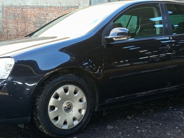 Черный Фольксваген Гольф, объемом двигателя 1.6 л и пробегом 200 тыс. км за 5300 $, фото 3 на Automoto.ua