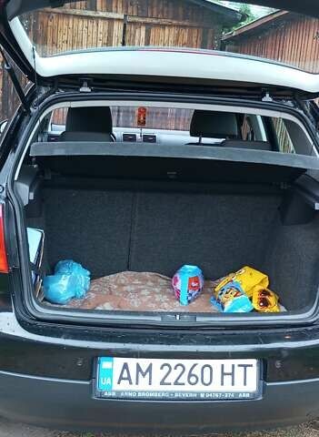 Черный Фольксваген Гольф, объемом двигателя 1.39 л и пробегом 298 тыс. км за 5500 $, фото 10 на Automoto.ua