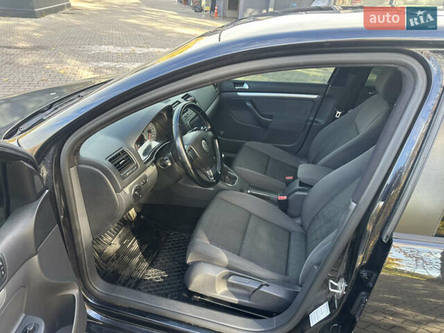 Черный Фольксваген Гольф, объемом двигателя 1.9 л и пробегом 320 тыс. км за 5800 $, фото 19 на Automoto.ua