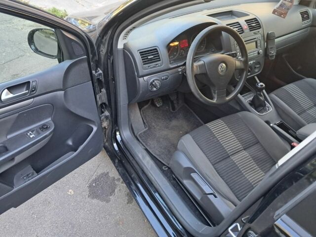 Чорний Фольксваген Гольф, об'ємом двигуна 2 л та пробігом 299 тис. км за 3600 $, фото 4 на Automoto.ua