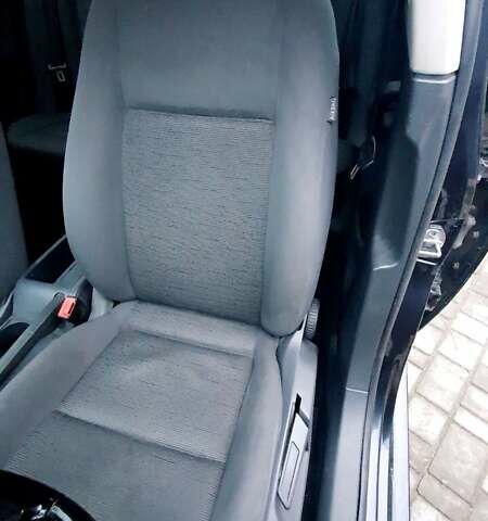 Черный Фольксваген Гольф, объемом двигателя 1.6 л и пробегом 245 тыс. км за 6100 $, фото 30 на Automoto.ua