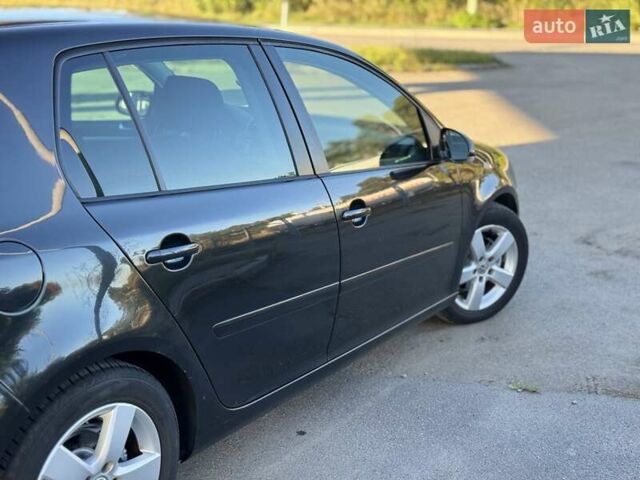 Черный Фольксваген Гольф, объемом двигателя 1.6 л и пробегом 258 тыс. км за 5950 $, фото 8 на Automoto.ua