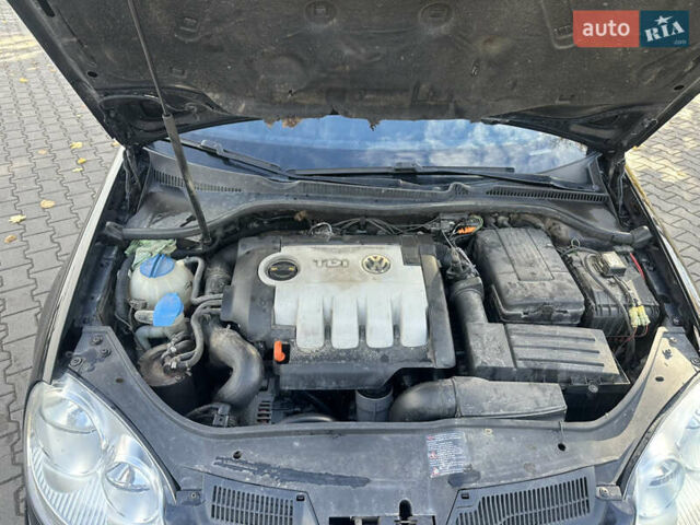 Черный Фольксваген Гольф, объемом двигателя 1.9 л и пробегом 320 тыс. км за 5800 $, фото 25 на Automoto.ua