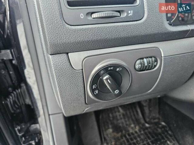 Черный Фольксваген Гольф, объемом двигателя 1.4 л и пробегом 258 тыс. км за 5700 $, фото 11 на Automoto.ua