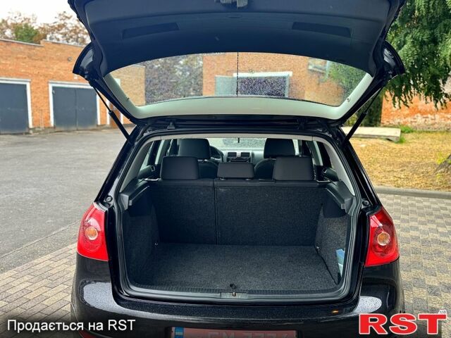 Черный Фольксваген Гольф, объемом двигателя 1.6 л и пробегом 195 тыс. км за 5700 $, фото 8 на Automoto.ua