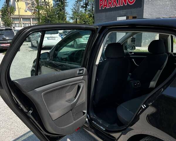 Чорний Фольксваген Гольф, об'ємом двигуна 1.4 л та пробігом 257 тис. км за 6100 $, фото 11 на Automoto.ua