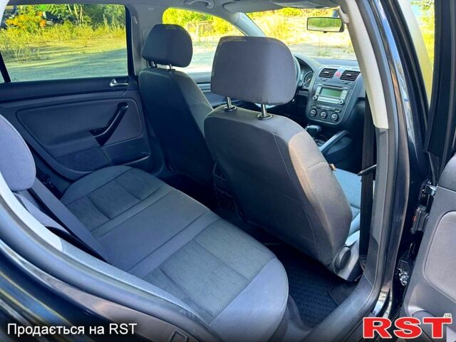 Черный Фольксваген Гольф, объемом двигателя 1.6 л и пробегом 147 тыс. км за 6500 $, фото 12 на Automoto.ua