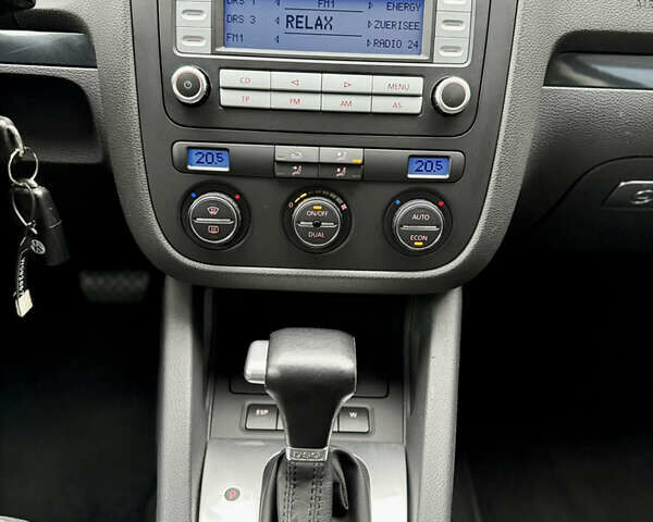 Чорний Фольксваген Гольф, об'ємом двигуна 1.4 л та пробігом 142 тис. км за 7799 $, фото 24 на Automoto.ua