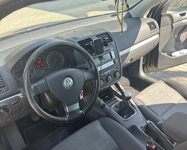 Чорний Фольксваген Гольф, об'ємом двигуна 1.6 л та пробігом 283 тис. км за 6400 $, фото 12 на Automoto.ua