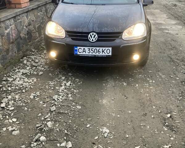 Черный Фольксваген Гольф, объемом двигателя 1.6 л и пробегом 233 тыс. км за 5800 $, фото 5 на Automoto.ua