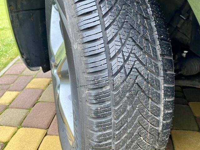 Чорний Фольксваген Гольф, об'ємом двигуна 1.4 л та пробігом 230 тис. км за 5777 $, фото 15 на Automoto.ua