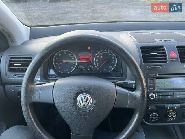 Чорний Фольксваген Гольф, об'ємом двигуна 1.6 л та пробігом 181 тис. км за 5899 $, фото 19 на Automoto.ua
