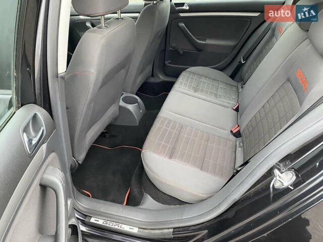 Черный Фольксваген Гольф, объемом двигателя 1.4 л и пробегом 220 тыс. км за 5900 $, фото 10 на Automoto.ua