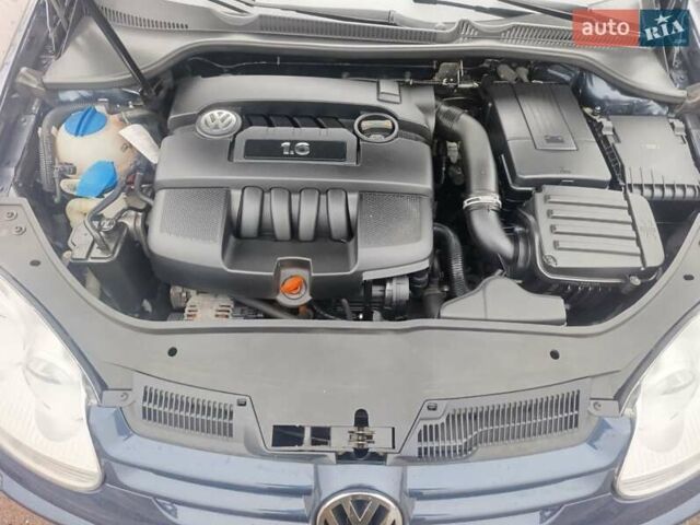 Черный Фольксваген Гольф, объемом двигателя 1.6 л и пробегом 202 тыс. км за 5999 $, фото 21 на Automoto.ua