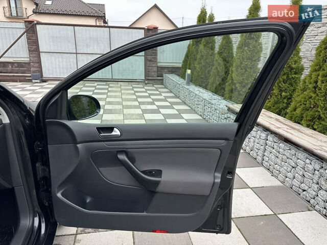 Черный Фольксваген Гольф, объемом двигателя 1.4 л и пробегом 187 тыс. км за 6500 $, фото 54 на Automoto.ua