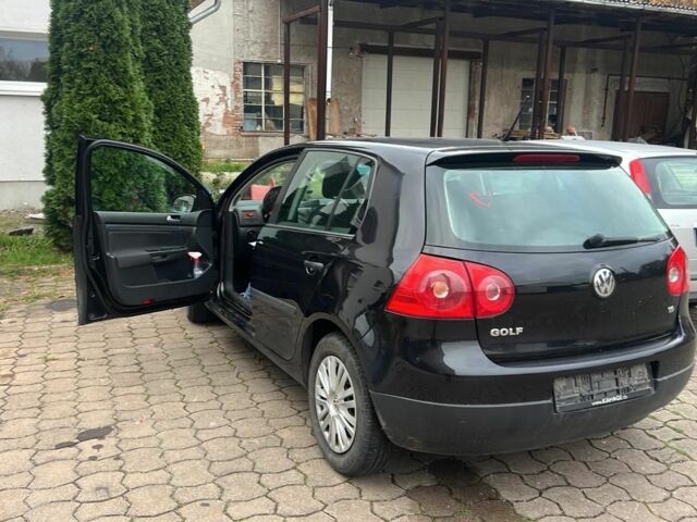 Черный Фольксваген Гольф, объемом двигателя 1.6 л и пробегом 200 тыс. км за 4850 $, фото 3 на Automoto.ua