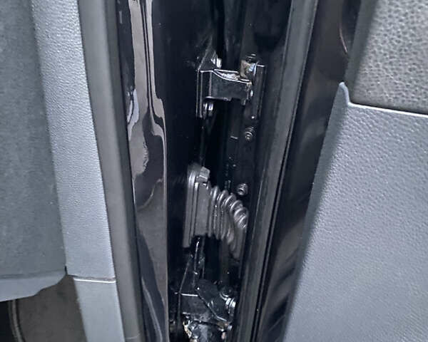 Чорний Фольксваген Гольф, об'ємом двигуна 1.6 л та пробігом 233 тис. км за 6800 $, фото 16 на Automoto.ua