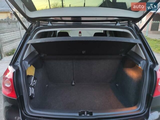 Черный Фольксваген Гольф, объемом двигателя 1.6 л и пробегом 250 тыс. км за 7500 $, фото 12 на Automoto.ua