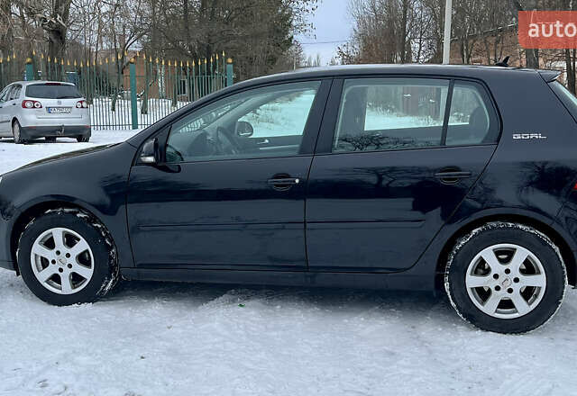 Черный Фольксваген Гольф, объемом двигателя 1.4 л и пробегом 244 тыс. км за 5699 $, фото 2 на Automoto.ua