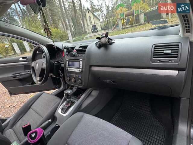 Чорний Фольксваген Гольф, об'ємом двигуна 1.9 л та пробігом 243 тис. км за 5800 $, фото 5 на Automoto.ua