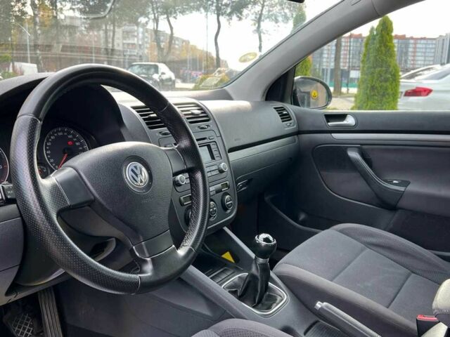 Чорний Фольксваген Гольф, об'ємом двигуна 1.6 л та пробігом 256 тис. км за 5999 $, фото 9 на Automoto.ua