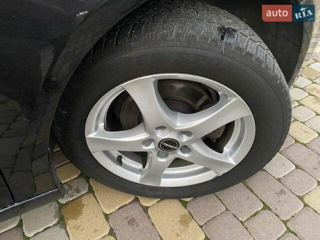 Черный Фольксваген Гольф, объемом двигателя 1.6 л и пробегом 246 тыс. км за 5200 $, фото 12 на Automoto.ua