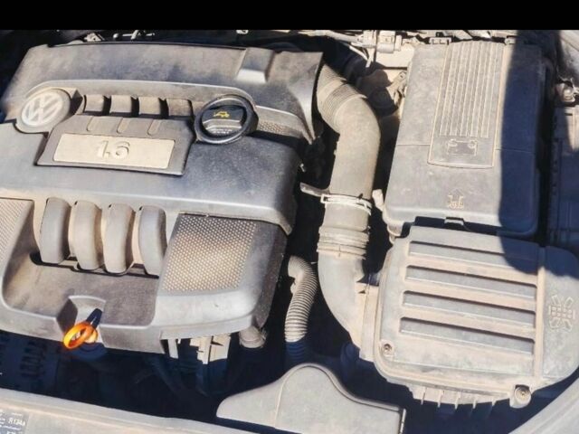 Черный Фольксваген Гольф, объемом двигателя 1.6 л и пробегом 200 тыс. км за 4850 $, фото 11 на Automoto.ua