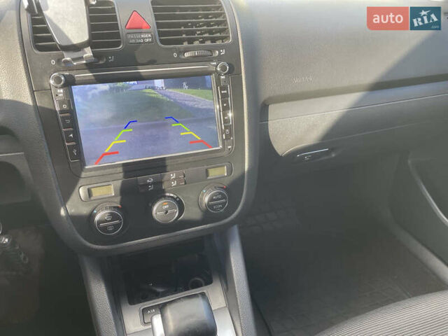 Черный Фольксваген Гольф, объемом двигателя 1.6 л и пробегом 209 тыс. км за 6300 $, фото 8 на Automoto.ua